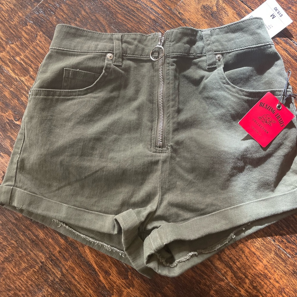 NWT Forever 21 Shorts - Picture 1 of 8